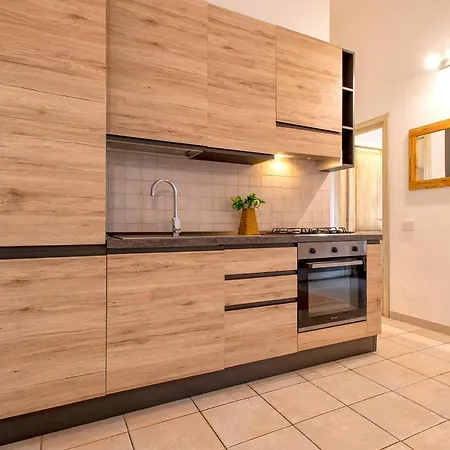 House San Teodoro Center *