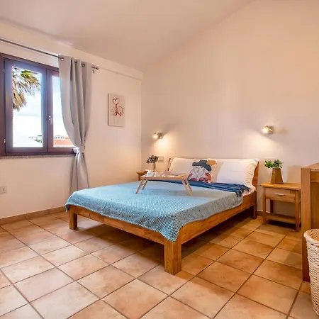 House San Teodoro Center